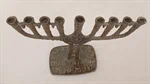 חנוכיית נחושת ישנה 2