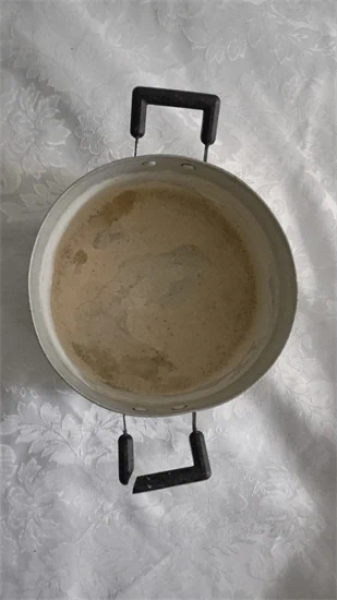 סיר ישן מאלומיניום